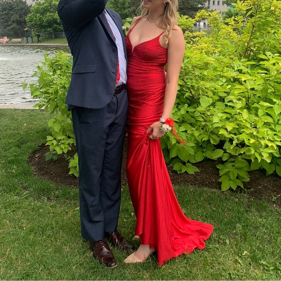 Elegant Prom -Red Graduation dress - Picture 6 of 11